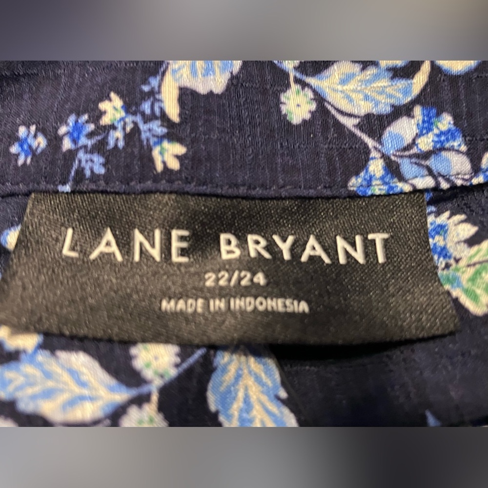 NWT!!    Lane Bryant Smocked Shoulder & Cuff Popover Blouse - Picture 7 of 14